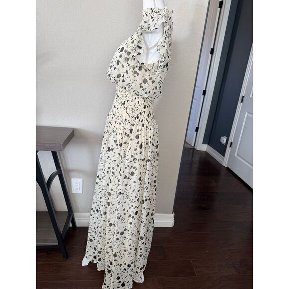 New Lulu’s Sweet Shimmer Cream Floral Print Smocked Maxi Dress Medium - Picture 7 of 11